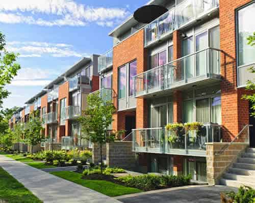 Compra venta casas adosadas en Andorra. Inversiones inmobiliarias Versus, la inmobiliaria de confianza para su inversión.