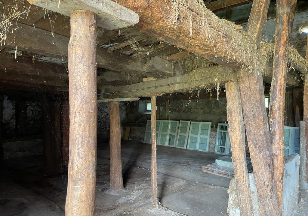 Comprar antiguo pajar en Pinilla del Valle-3