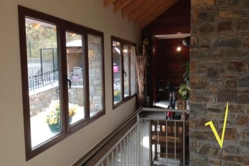 comprar chalet versus escas pasillo