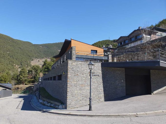 Venta espectacular chalet urbanitzacion Els oriosos Versusandorra