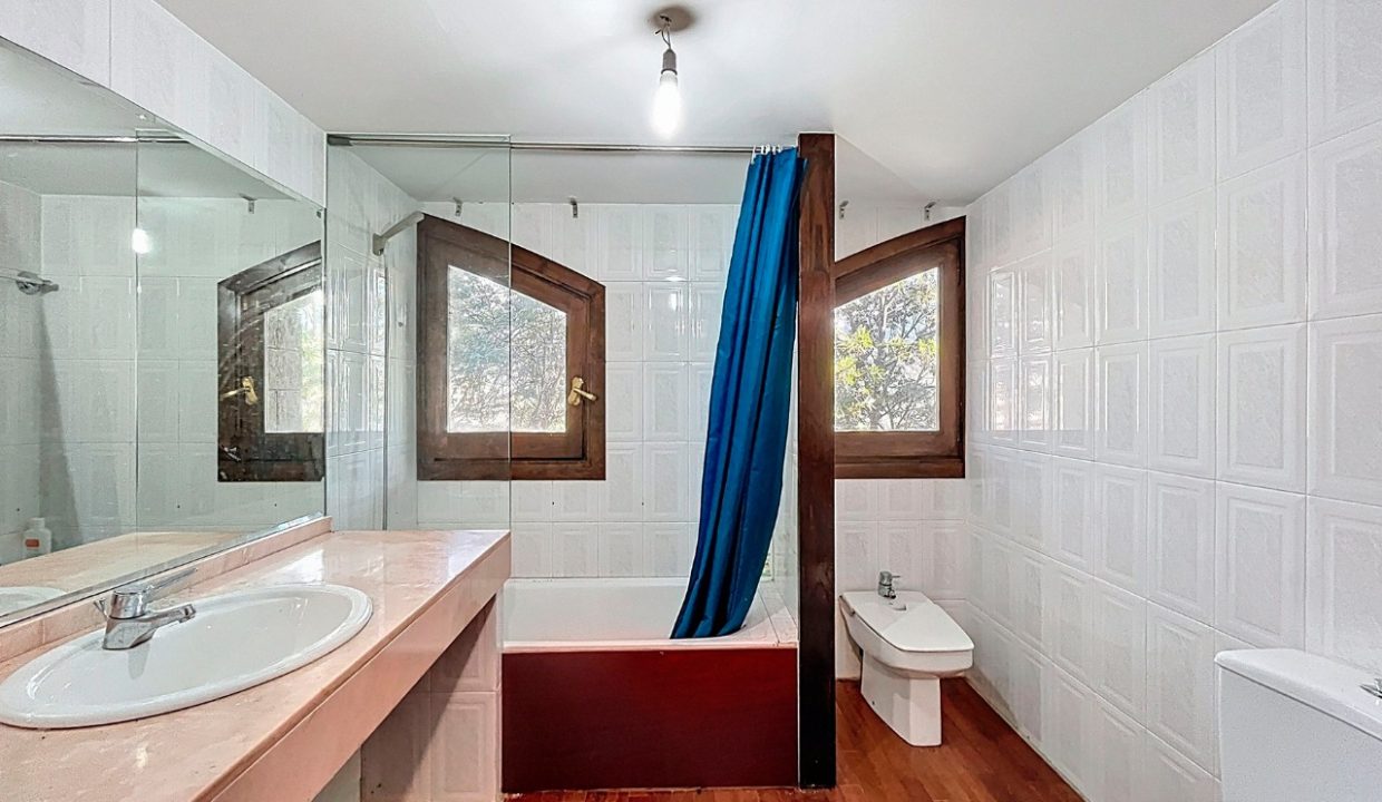 Casa con jardin Agudes park 14