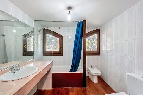 Casa con jardin Agudes park 14