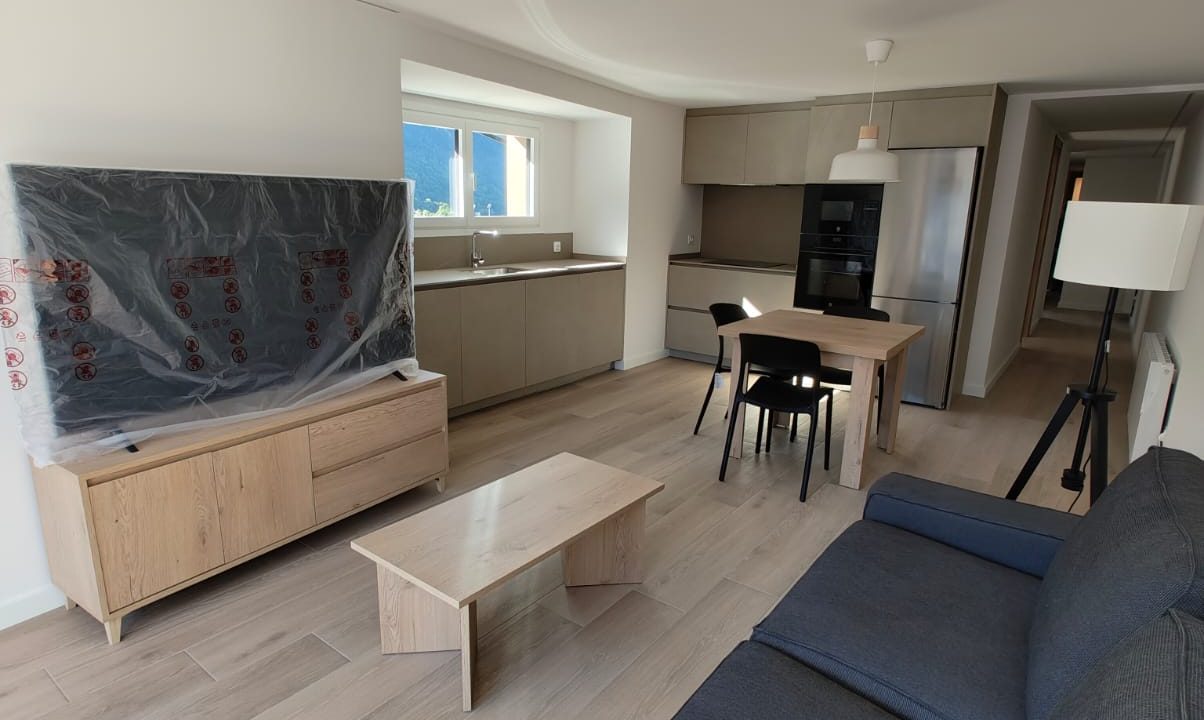 VERSUSANDORRA LLOGUER SALON2