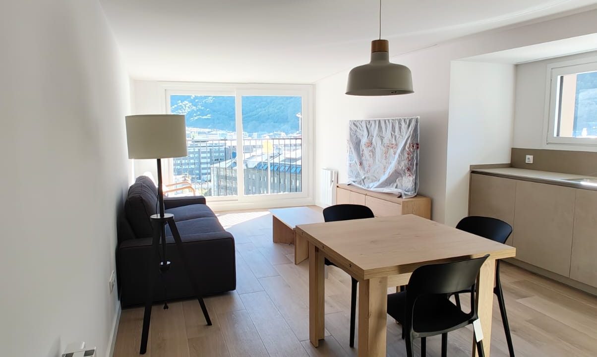 VERSUSANDORRA LLOGUER SALON4