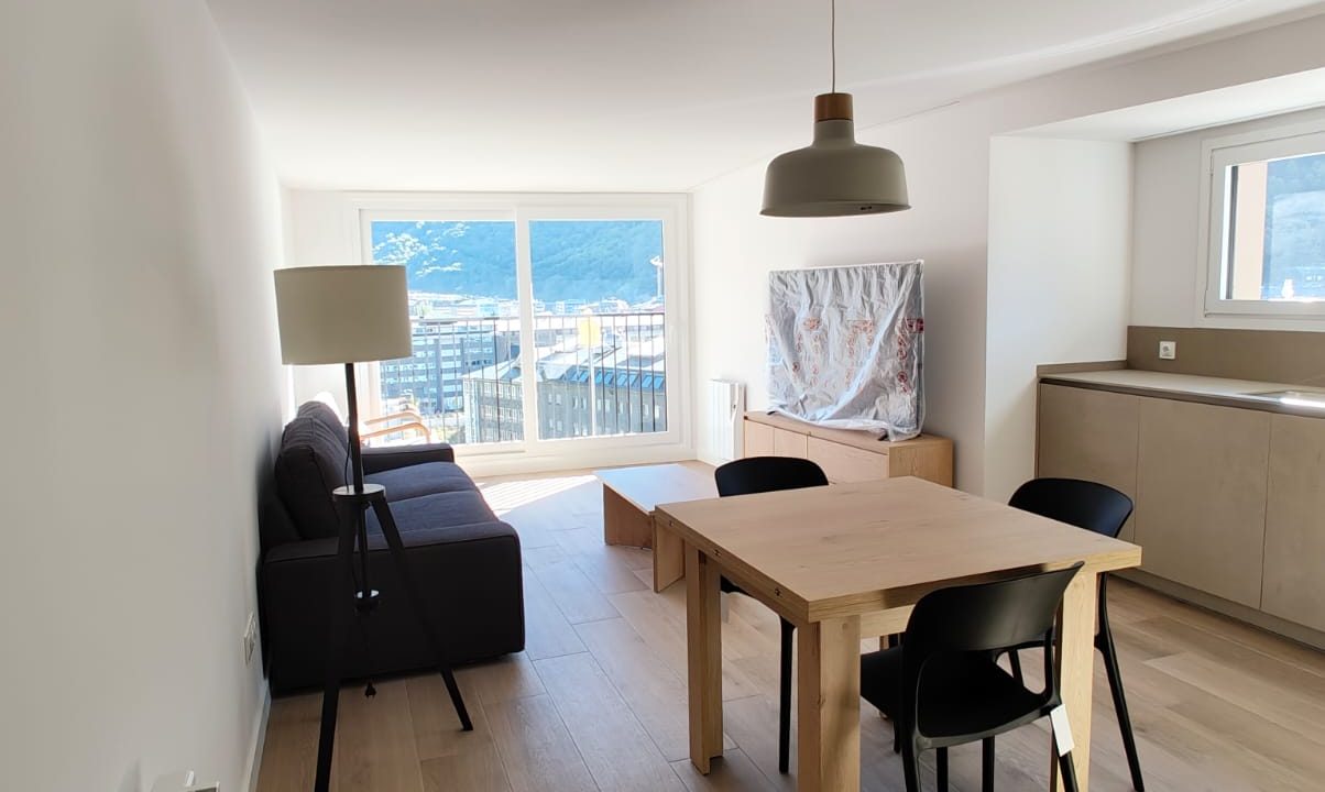 VERSUSANDORRA LLOGUER SALON6